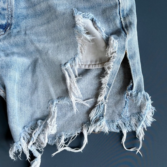 Women's Hollister Distressed Cutoff‎ Jean Shorts | Size 34 (12-14)  | Y2K 90s - Picture 5 of 7
